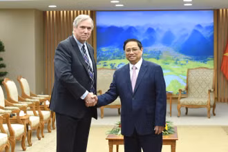 Thủ tướng Phạm Minh Chính đón Thượng nghị sĩ bang Oregon Jeff Merkley.