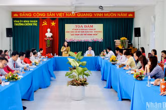 Trường Chính trị Bình Thuận tổ chức Tọa đàm với chủ đề “Giữ trọn lời thề đảng viên” (Ảnh: Thu Hà)
