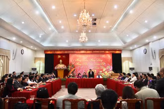 Bà con Việt Kiều về thăm quê hương đến tham gia gặp mặt và thăm trụ sở Ủy ban Trung ương Mặt trận Tổ quốc Việt Nam.