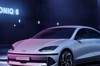 Mẫu xe sedan IONIQ 6 chạy hoàn toàn bằng điện. (Ảnh: Hyundai)