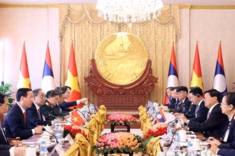 Chủ tịch nước Võ Văn Thưởng hội đàm với Tổng Bí thư, Chủ tịch nước Lào Thongloun Sisoulith. (Ảnh: TTXVN)