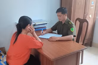 Đồng chí A Vuông, Trưởng Công an xã Đắk Dục năm 2016.