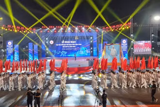 Diễu hành tại lễ khai mạc.