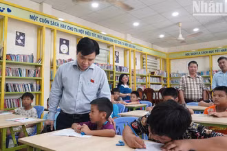 Đoàn khảo sát thăm và làm việc tại cơ sở Bảo trợ và nuôi dưỡng trẻ mồ côi Long Hoa.