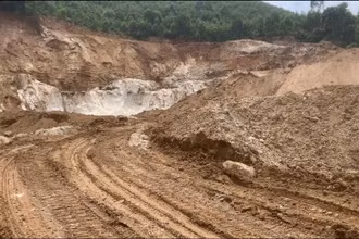 Hiện trường nơi ông Hùng khai thác trái phép khoáng sản.