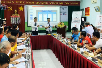 Bốc thăm chia bảng thi đấu giữa các đội bóng. 