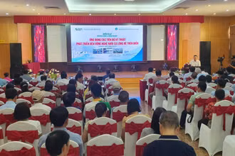 Quang cảnh diễn đàn “Ứng dụng các tiến bộ kỹ thuật phát triển bền vững nghề nuôi cá lồng bè trên biển”.