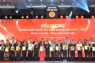 Các doanh nghiệp nộp thuế tiêu biểu giai đoạn 2020-2022 được tuyên dương tại hội nghị.