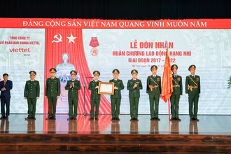 Lễ trao Huân chương Lao động hạng Nhì cho Viettel Post.