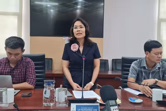 Bà Lê Thị Cẩm Phương, Phó Tổng Giám đốc EVNCPC: Việc thay đổi thời gian ghi chỉ số tiêu thụ điện về cuối tháng tạo thuận lợi cho khách hàng trong việc theo dõi lượng điện tiêu thụ dễ dàng hơn.