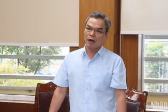 Đồng chí Đặng Ngọc Dũng, Ủy viên Ban Thường vụ Tỉnh ủy, Trưởng Ban Tuyên giáo Tỉnh ủy Quảng Ngãi - 1 trong số 21 cán bộ lãnh đạo chủ chốt thuộc diện Ban Thường vụ Tỉnh ủy Quảng Ngãi quản lý tự nguyện xin nghỉ hưu trước tuổi.