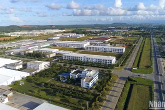 Khu công nghiệp VSIP Quảng Ngãi, “đất lành” thu hút đầu tư.