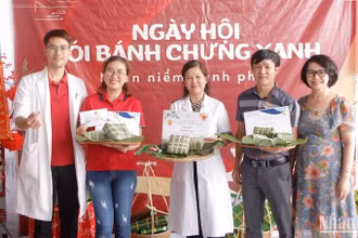 Đây là hoạt động thường niên của Bệnh viện 199 mỗi dịp Tết đến, Xuân về. (Ảnh ANH ĐÀO)