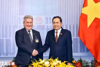 Chủ tịch Quốc hội Trần Thanh Mẫn tiếp Phó Chủ tịch Hạ viện Cộng hòa Belarus Ipatau Vadzim. (Ảnh: TTXVN)