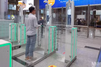 Sân bay quốc tế Đà Nẵng trở thành sân bay đầu tiên tại Việt Nam hoàn thiện quy trình tự động hóa 100% từ khâu làm thủ tục hàng không đến gửi hành lý, thủ tục xuất nhập cảnh và cửa khởi hành lên tàu bay. (Ảnh: ANH ĐÀO)