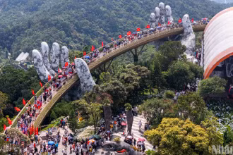Khu du lịch Sun World Bà Nà Hills đón lượng khách rất lớn trong 5 ngày cao điểm lễ 30/4,1/5. (Ảnh: ANH ĐÀO)