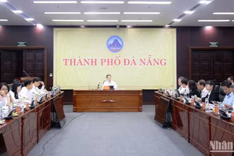 Quang cảnh buổi làm việc. (Ảnh: ANH ĐÀO)