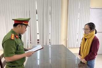 Đối tượng Nguyễn Thị Dung bị bắt tại Thái Nguyên. (Ảnh Công an cung cấp)