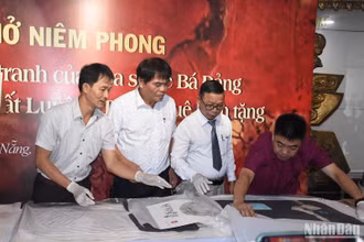 Đà Nẵng mở niêm phong bộ sưu tập tranh của hoạ sĩ Lê Bá Đảng, sáng 15/11. (Ảnh: ANH ĐÀO)