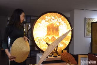 Triển lãm Nghệ thuật Trúc chỉ Việt Nam khai mạc chiều tối 14/7, tại Bảo tàng Mỹ thuật Đà Nẵng. (Ảnh: ANH ĐÀO)