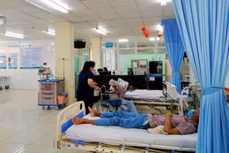 Bệnh viện 199 tiếp nhận nhiều du khách nhập viện cấp cứu nghi ngộ độc thực phẩm. (Ảnh: Bệnh viện cung cấp)