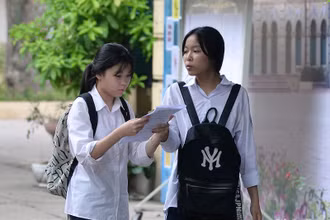 Thí sinh dự thi kỳ thi vào lớp 10 (Ảnh minh hoạ: THỦY NGUYÊN)