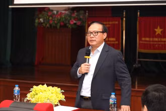 Tiến sĩ, bác sĩ Hoàng Đình Cảnh, Viện trưởng Viện Sốt rét-Ký sinh trùng-Côn trùng Trung ương.