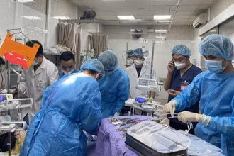 Can thiệp ECMO cho bệnh nhân.
