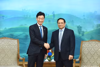 Thủ tướng Phạm Minh Chính đón Bộ trưởng Bộ Kinh tế, Thương mại và Công nghiệp Nhật Bản Nishimura Yasutoshi.