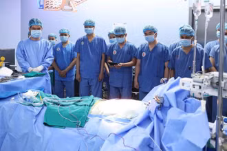 Đội ngũ y, bác sĩ tri ân nghĩa cử cao cả của người hiến tạng.