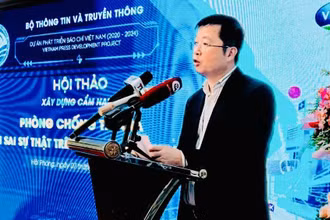 Thứ trưởng Bộ Thông tin-Truyền thông Nguyễn Thanh Lâm phát biểu tại hội thảo.