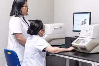 Xét nghiệm tìm virus Adeno.