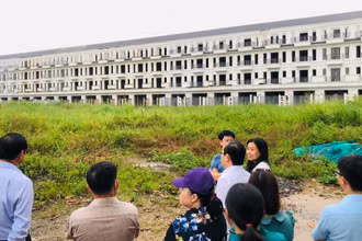 Đoàn giám sát của Đoàn Đại biểu Quốc hội tỉnh Đồng Nai tiến hành khảo sát thực địa dự án Khu dân cư Bình Đa vào ngày 16/8.