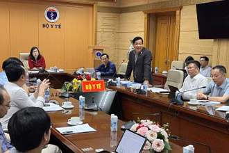 PGS, TS Lương Ngọc Khuê phát biểu tại cuộc họp.