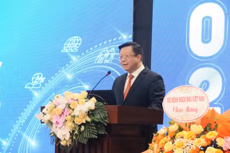 Tiến sĩ, bác sĩ Nguyễn Trung Anh, Giám đốc Bệnh viện Lão khoa Trung ương phát biểu tại hội nghị.