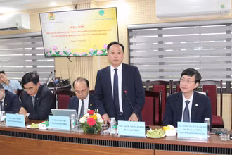 Phó Giáo sư, Tiến sĩ Trần Cao Bính, Giám đốc Bệnh viện Răng Hàm Mặt Trung ương phát biểu tại buổi làm việc.