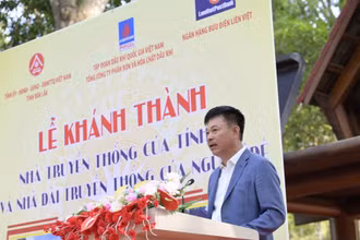 Ông Lê Cự Tân, Tổng Giám đốc PVFCCo phát biểu tại lễ Khánh thành ông trình “Nhà truyền thống của Tỉnh ủy Đắk Lắk” và “Nhà dài truyền thống của người Ê đê".