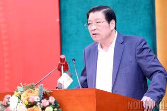 Đồng chí Phan Đình Trạc, Ủy viên Bộ Chính trị, Bí thư Trung ương Đảng, Trưởng Ban Nội chính Trung ương, Phó Trưởng ban Thường trực Ban Chỉ đạo Trung ương về phòng, chống tham nhũng, tiêu cực phát biểu tại Hội nghị. (Ảnh: Ban Nội chính Trung ương)