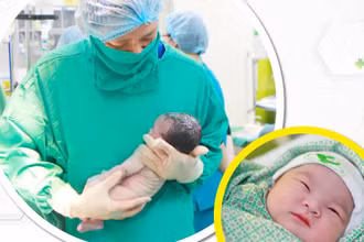 Bác sĩ mổ chủ động để bảo đảm an toàn cho cả sản phụ và thai nhi.