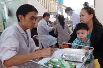 Tiêm chủng cho trẻ em, đối tượng có nguy cơ tiêu chảy cao do virus Rota.
