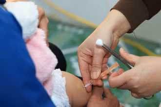 Tiêm vaccine là cách phòng bệnh chủ động. 