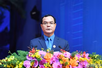 Đồng chí Nguyễn Đình Khang, Chủ tịch Tổng Liên đoàn Lao động Việt Nam tái đắc cử Chủ tịch Tổng Liên đoàn Lao động Việt Nam khóa XIII, nhiệm kỳ 2023-2028.