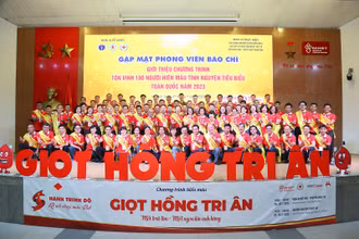 100 người hiến máu tiêu biểu toàn quốc năm 2023.