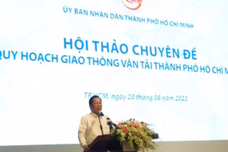 Chủ tịch Ủy ban nhân dân Thành phố Hồ Chí Minh Phan Văn Mãi phát biểu tại hội thảo.