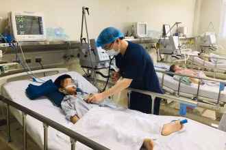 Trẻ mắc viêm não Nhật Bản điều trị tại Bệnh viện Nhi Trung ương. (Ảnh minh họa)