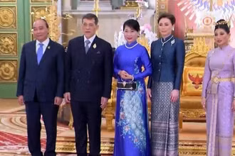 Chủ tịch nước Nguyễn Xuân Phúc và Phu nhân hội kiến Nhà Vua Maha Vajiralongkorn và Hoàng hậu. (Ảnh: VOV)