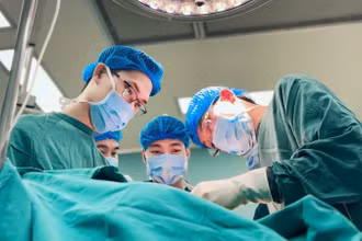Các bác sĩ phẫu thuật 