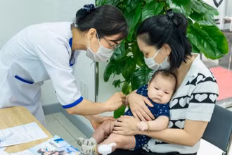 Tiêm vaccine là biện pháp phòng ngừa hữu hiệu nhất. 