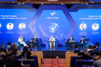 Các nhà khoa học tham gia phiên tọa đàm.