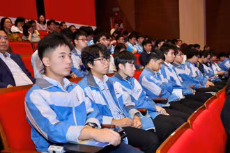 Thí sinh tham dự Kỳ thi chọn đội tuyển quốc gia dự thi Olympic quốc tế và khu vực năm 2025 (Ảnh: Bộ Giáo dục và Đào tạo)